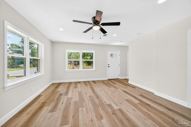 1002 N 7th Ave, Pensacola, FL 32501