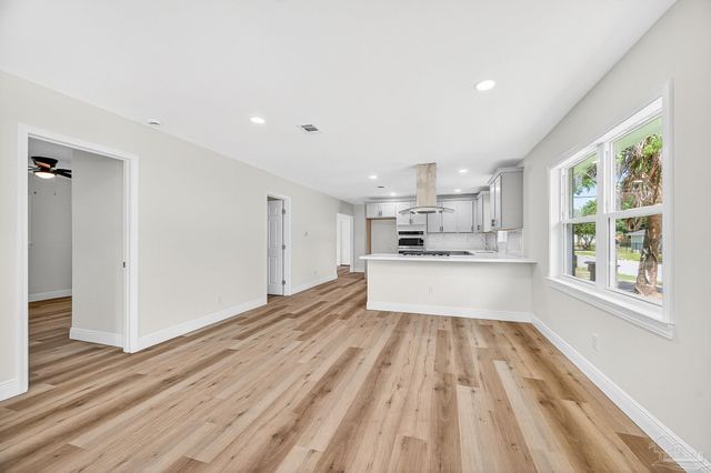 1002 N 7th Ave, Pensacola, FL 32501