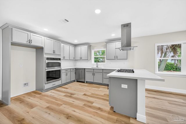 1002 N 7th Ave, Pensacola, FL 32501