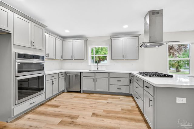 1002 N 7th Ave, Pensacola, FL 32501