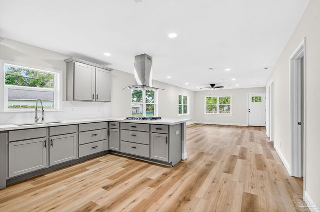 1002 N 7th Ave, Pensacola, FL 32501