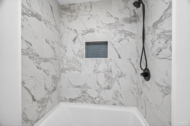 1002 N 7th Ave, Pensacola, FL 32501