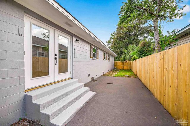 1002 N 7th Ave, Pensacola, FL 32501