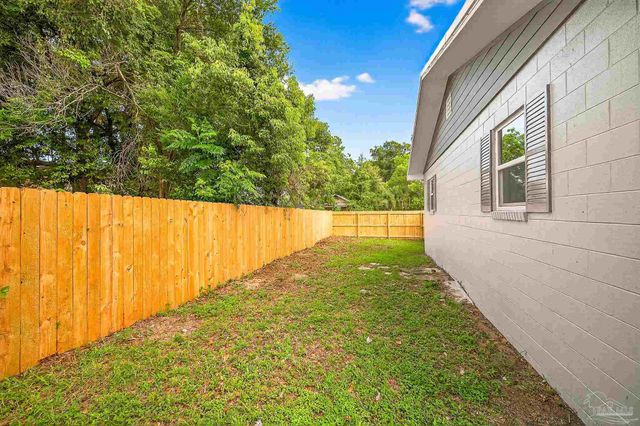 1002 N 7th Ave, Pensacola, FL 32501