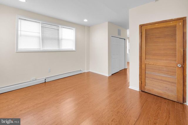 5245 GLENLOCH ST, Philadelphia, PA 19124