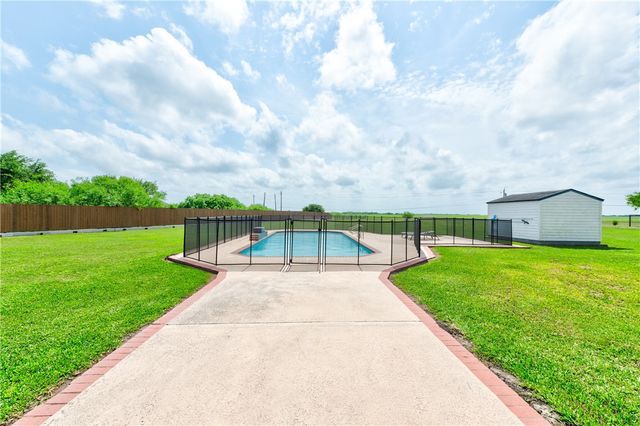 6041 King Trail, Corpus Christi, TX 78414