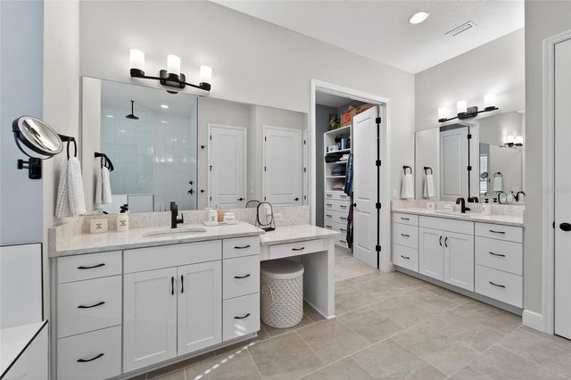 10579 MEADOWRUN DRIVE, Lithia, FL 33547