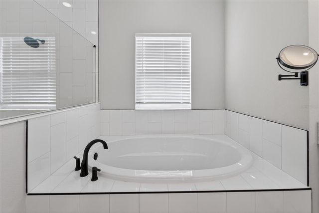 10579 MEADOWRUN DRIVE, Lithia, FL 33547