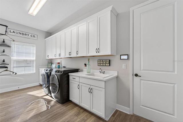 10579 MEADOWRUN DRIVE, Lithia, FL 33547