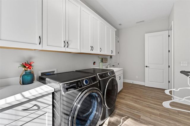 10579 MEADOWRUN DRIVE, Lithia, FL 33547