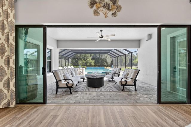 10579 MEADOWRUN DRIVE, Lithia, FL 33547