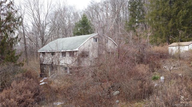 6 Dean Road, Carmel, NY 10512