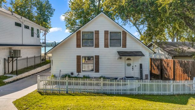 2421 E Lake Drive, Weatherford, TX 76087