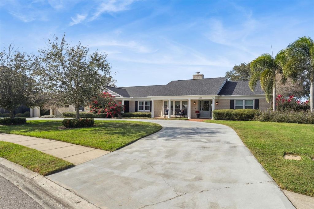 Image 3 of property listing at 6204 DONEGAL DRIVE, Orlando, FL 32819