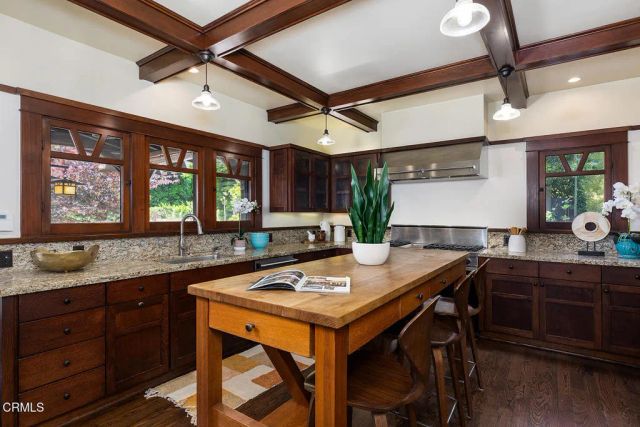 1361 Ridge Way, Pasadena, CA 91106