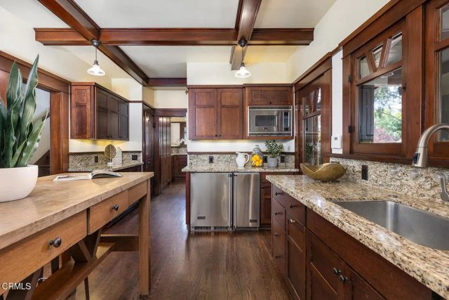1361 Ridge Way, Pasadena, CA 91106