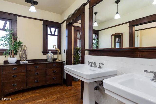 1361 Ridge Way, Pasadena, CA 91106