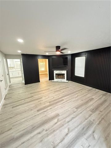 578 Hambrick Square, Stone Mountain, GA 30083
