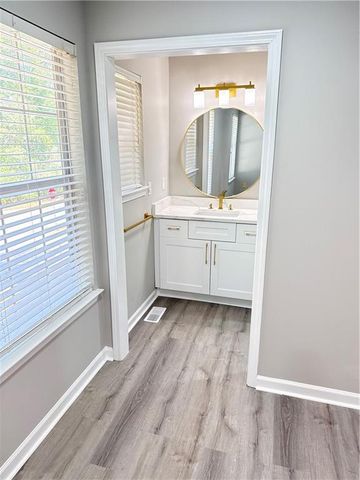 578 Hambrick Square, Stone Mountain, GA 30083