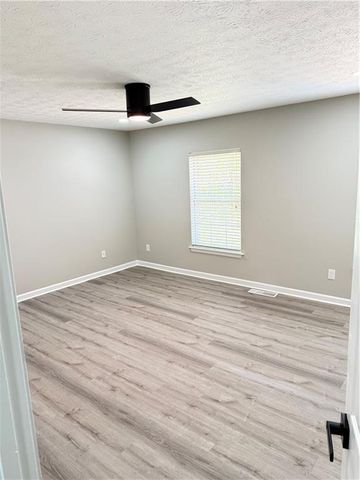 578 Hambrick Square, Stone Mountain, GA 30083