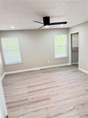 578 Hambrick Square, Stone Mountain, GA 30083