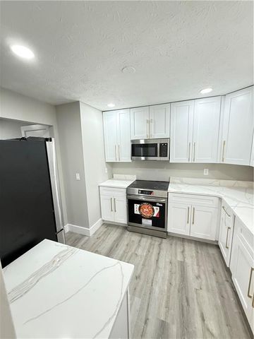 578 Hambrick Square, Stone Mountain, GA 30083