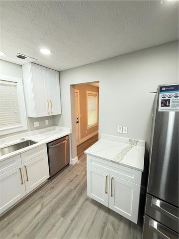 578 Hambrick Square, Stone Mountain, GA 30083