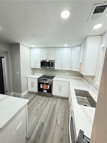 578 Hambrick Square, Stone Mountain, GA 30083