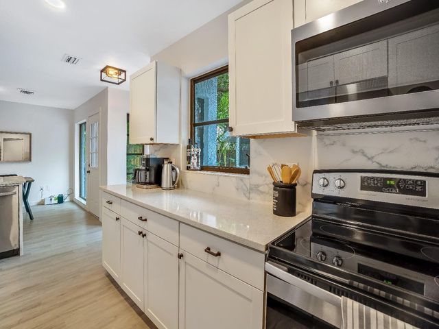 472 COLGATE ROAD, Venice, FL 34293