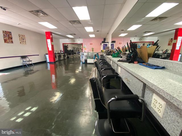 2520 N BROAD ST, Philadelphia, PA 19132