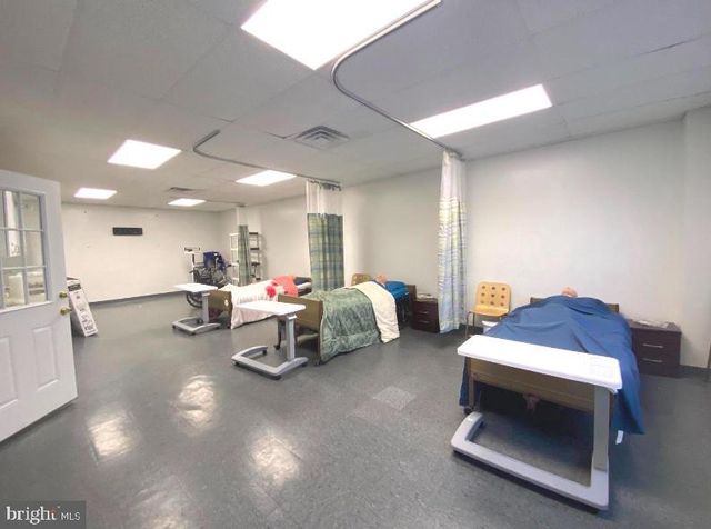 2520 N BROAD ST, Philadelphia, PA 19132