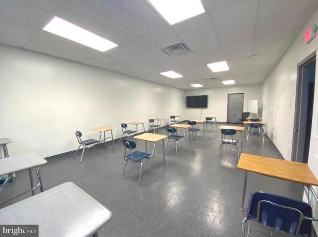 2520 N BROAD ST, Philadelphia, PA 19132