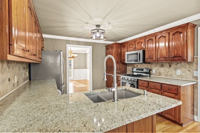 7276 Old Franklin Rd, Fairview, TN 37062