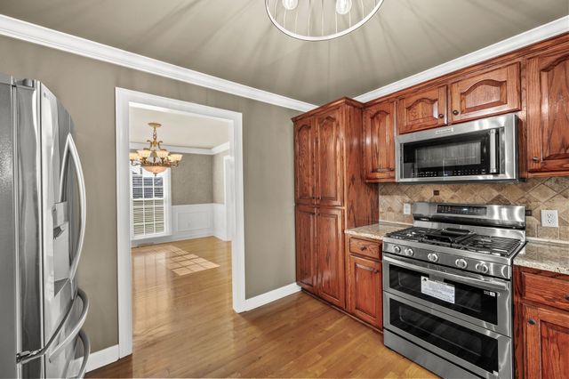 7276 Old Franklin Rd, Fairview, TN 37062