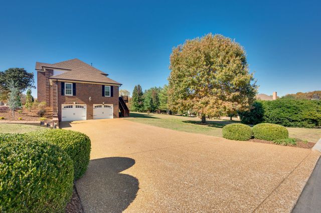 7276 Old Franklin Rd, Fairview, TN 37062