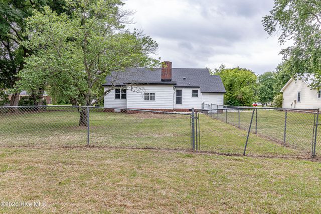 1866 Century Drive, Greenville, NC 27834