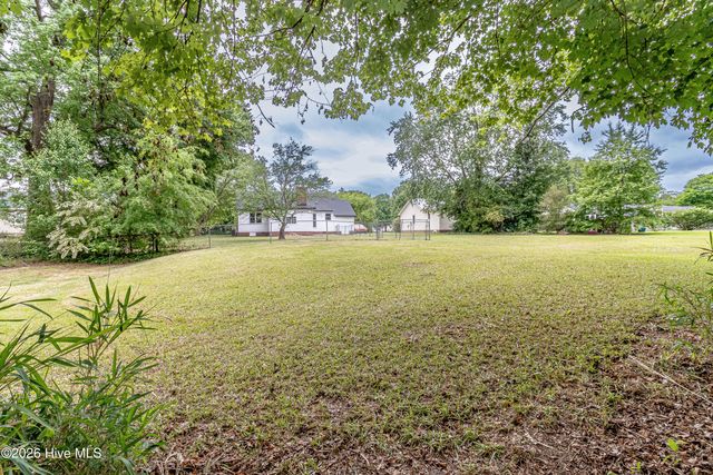 1866 Century Drive, Greenville, NC 27834