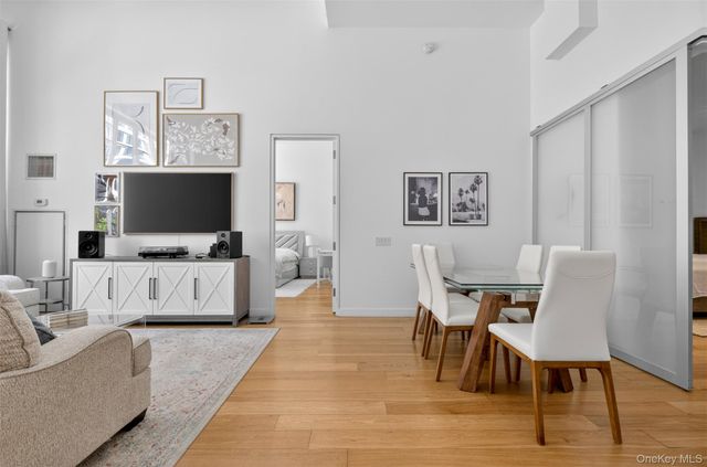 27-28 Thomson Avenue 250, Long Island City, NY 11101