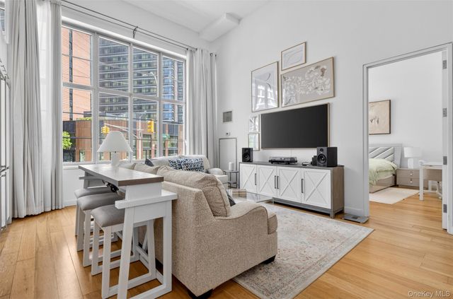 27-28 Thomson Avenue 250, Long Island City, NY 11101
