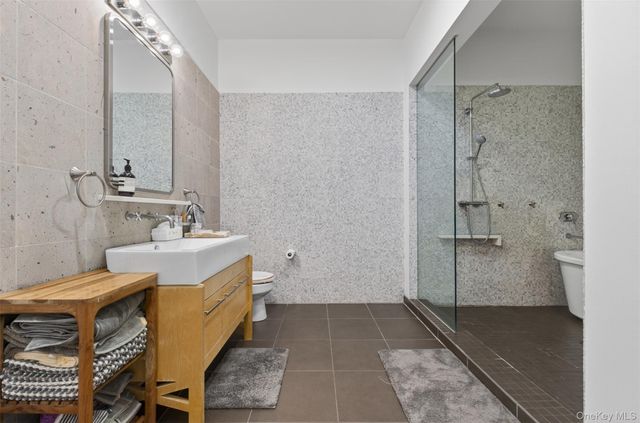27-28 Thomson Avenue 250, Long Island City, NY 11101