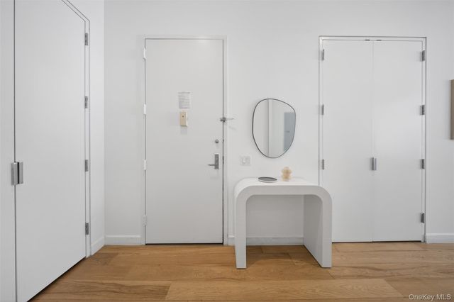 27-28 Thomson Avenue 250, Long Island City, NY 11101