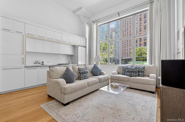 27-28 Thomson Avenue 250, Long Island City, NY 11101