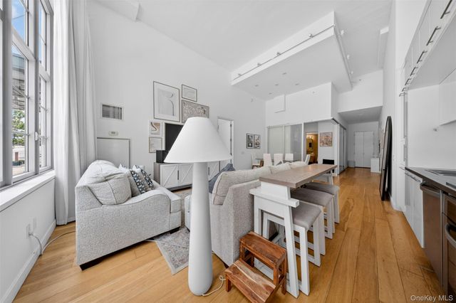 27-28 Thomson Avenue 250, Long Island City, NY 11101
