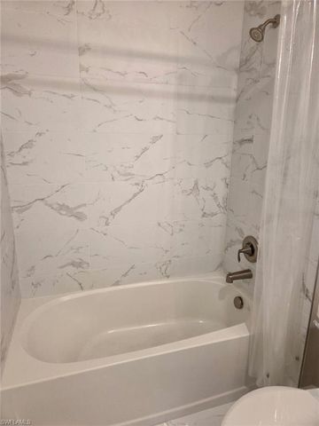 16370 Viansa WAY # 6, Naples, FL 34110