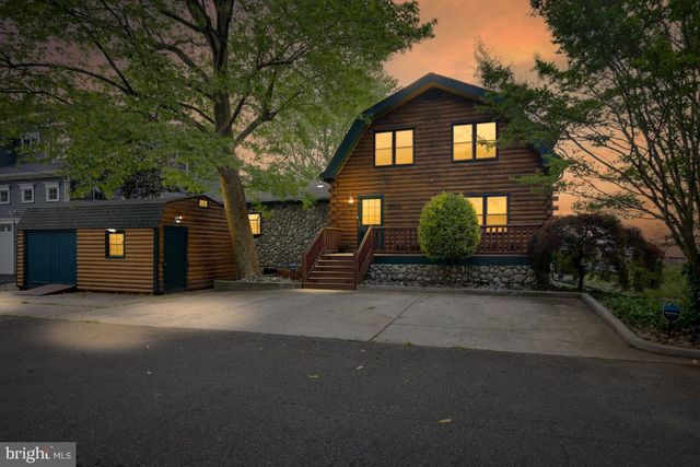323 ENLOW PLACE, Pennsville, NJ 08070