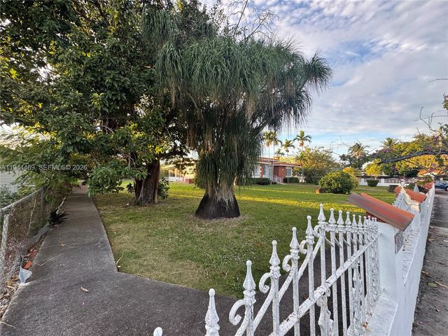 500 SW 39th Ct, Miami, FL 33134