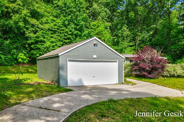 8735 Brower Lake Drive NE, Rockford, MI 49341