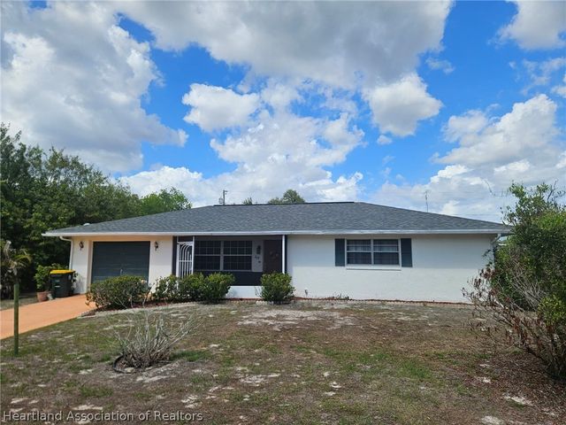 369 Grape Road NW, Lake Placid, FL 33852