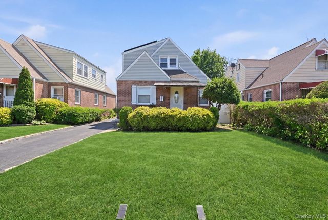 22754 113th Drive, Queens Village, NY 11429