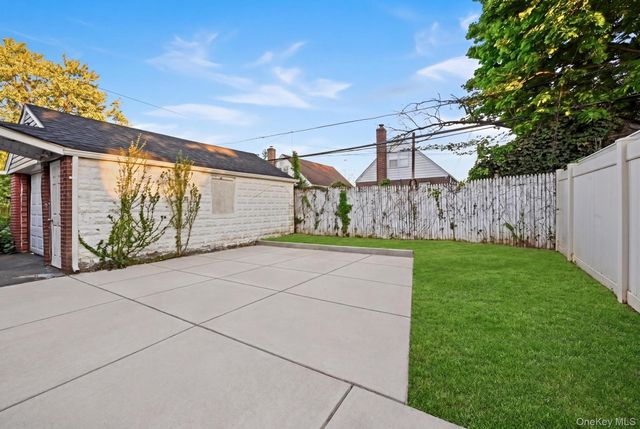 22754 113th Drive, Queens Village, NY 11429